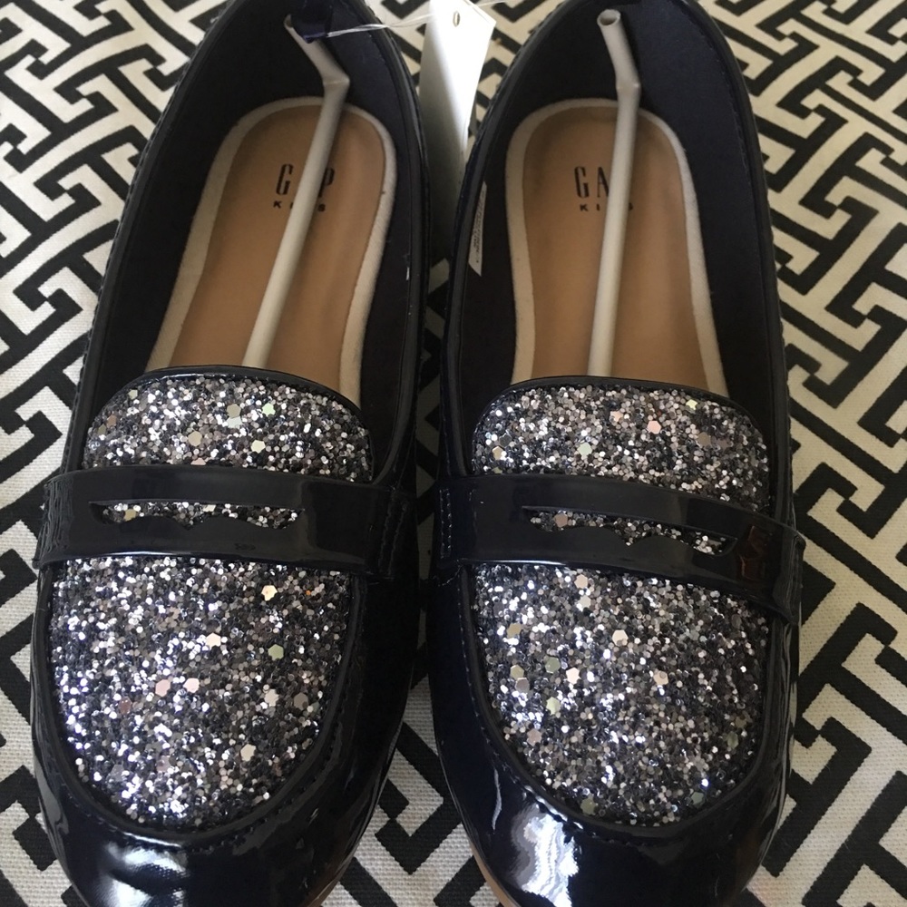 New Gap Kids Navy And silver sparkle loafers!